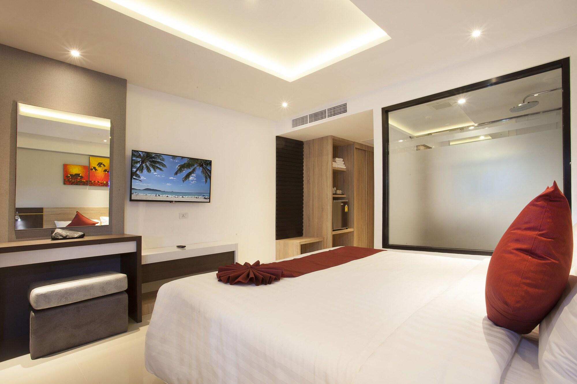 Paripas Patong Resort Exterior photo