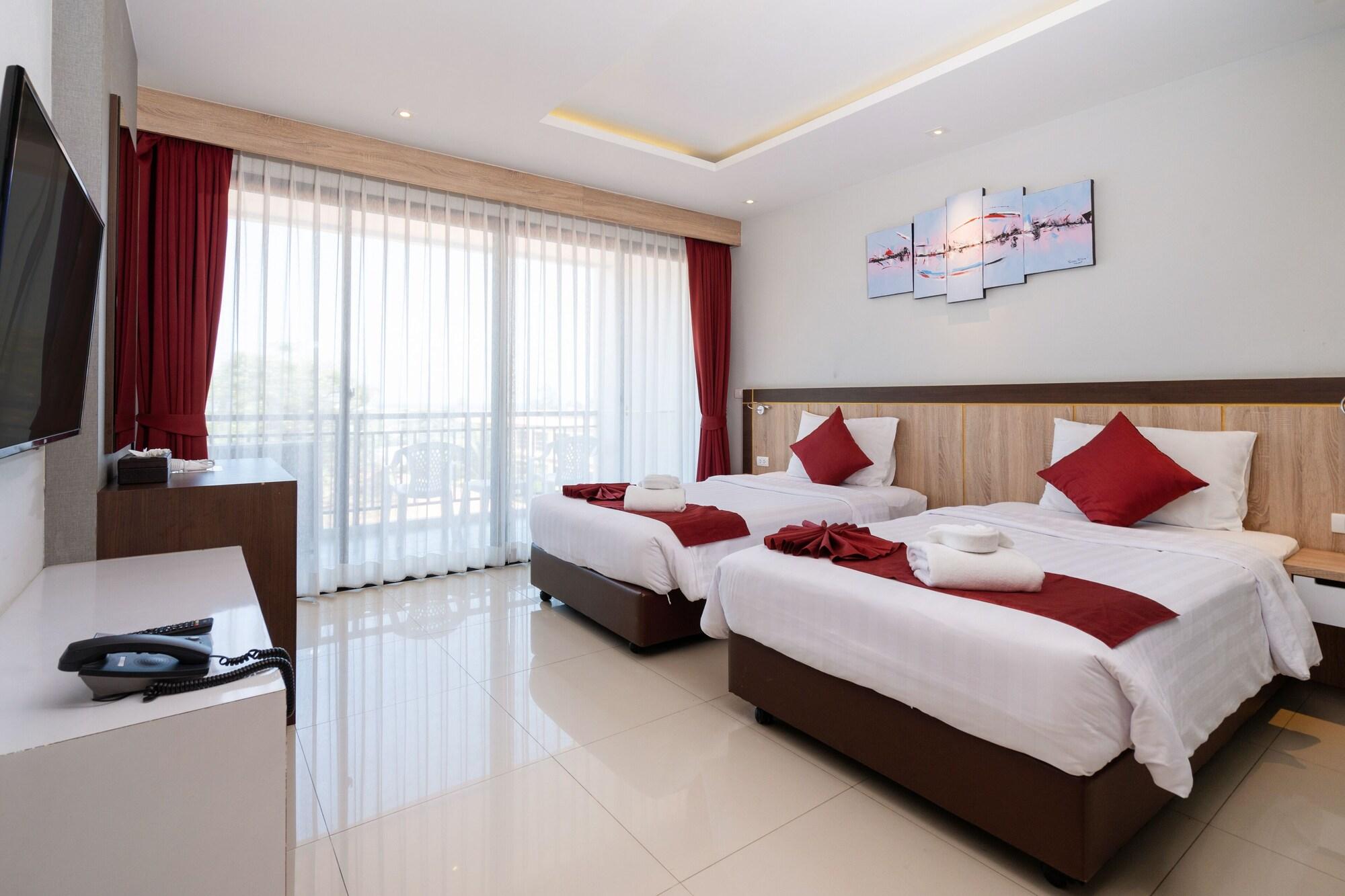 Paripas Patong Resort Exterior photo