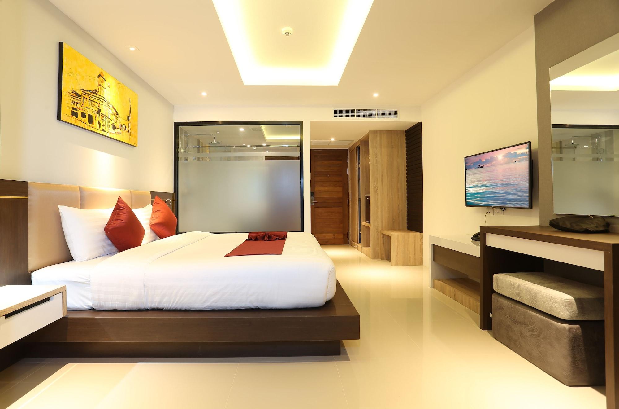 Paripas Patong Resort Exterior photo
