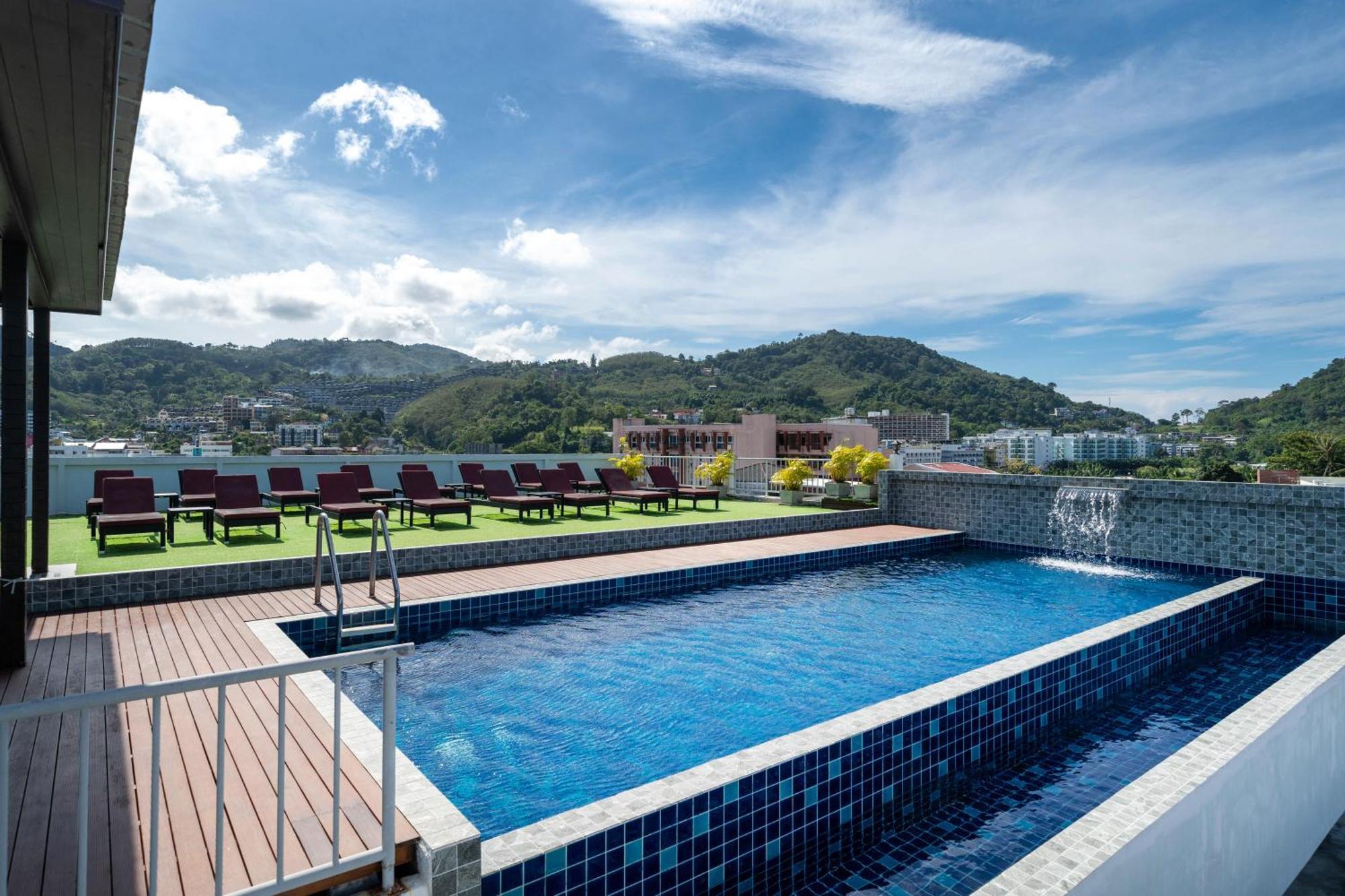 Paripas Patong Resort Exterior photo