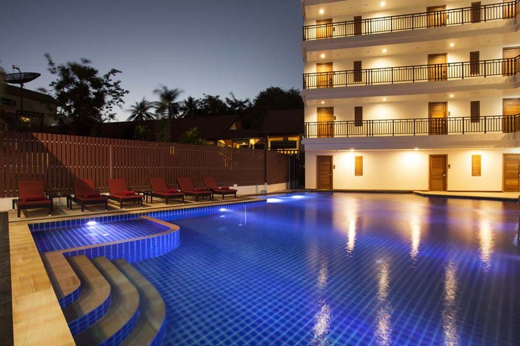 Paripas Patong Resort Exterior photo