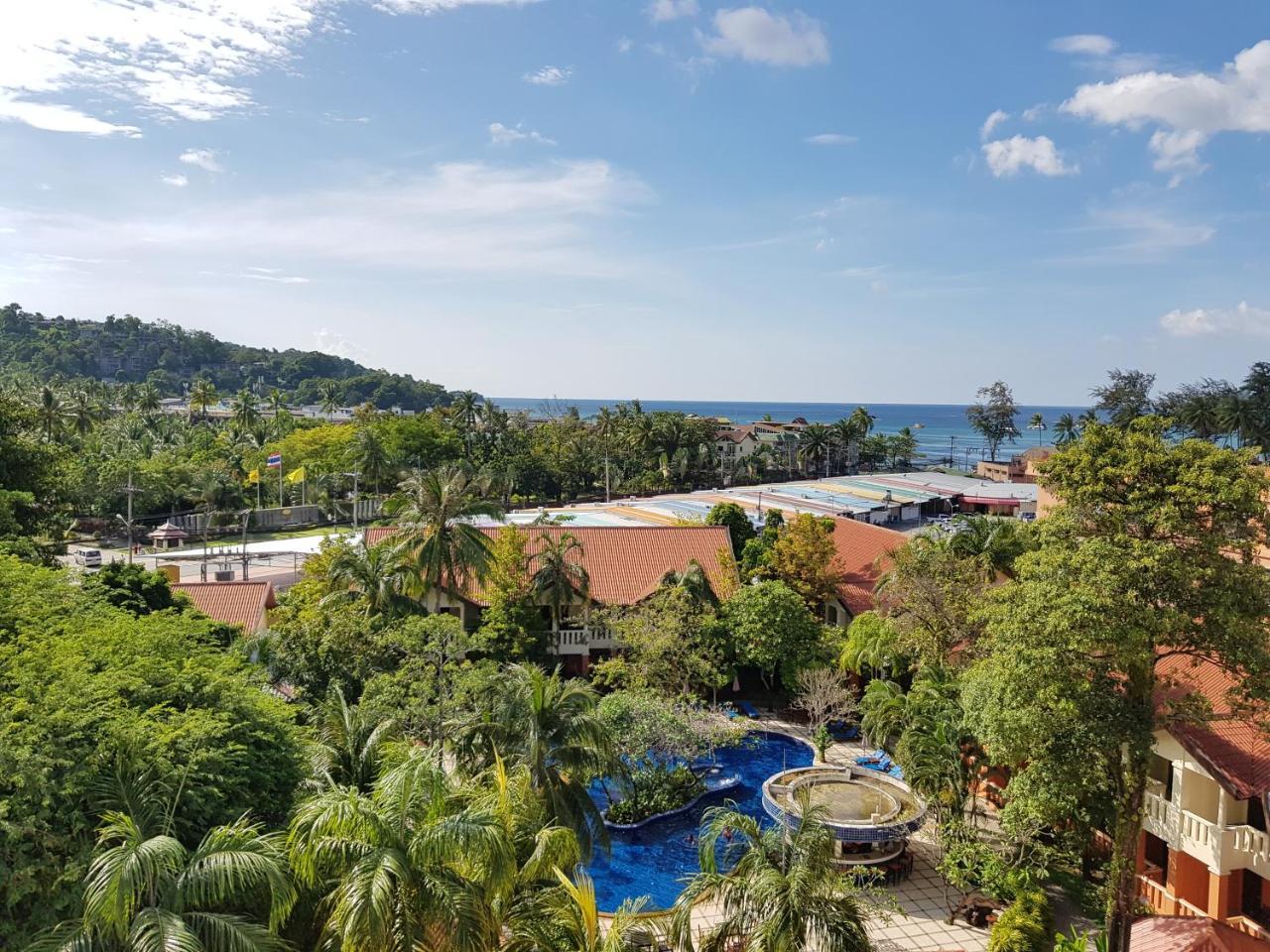 Paripas Patong Resort Exterior photo